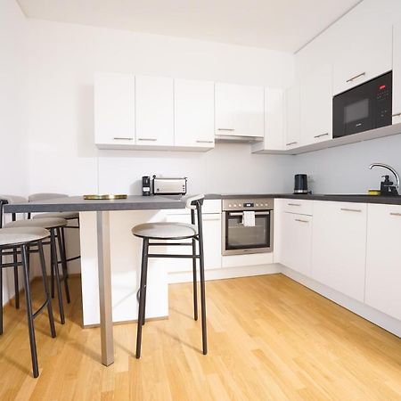 Exclusive 2-Bedroom Condo With Pool & Balcony Wien Exterior foto