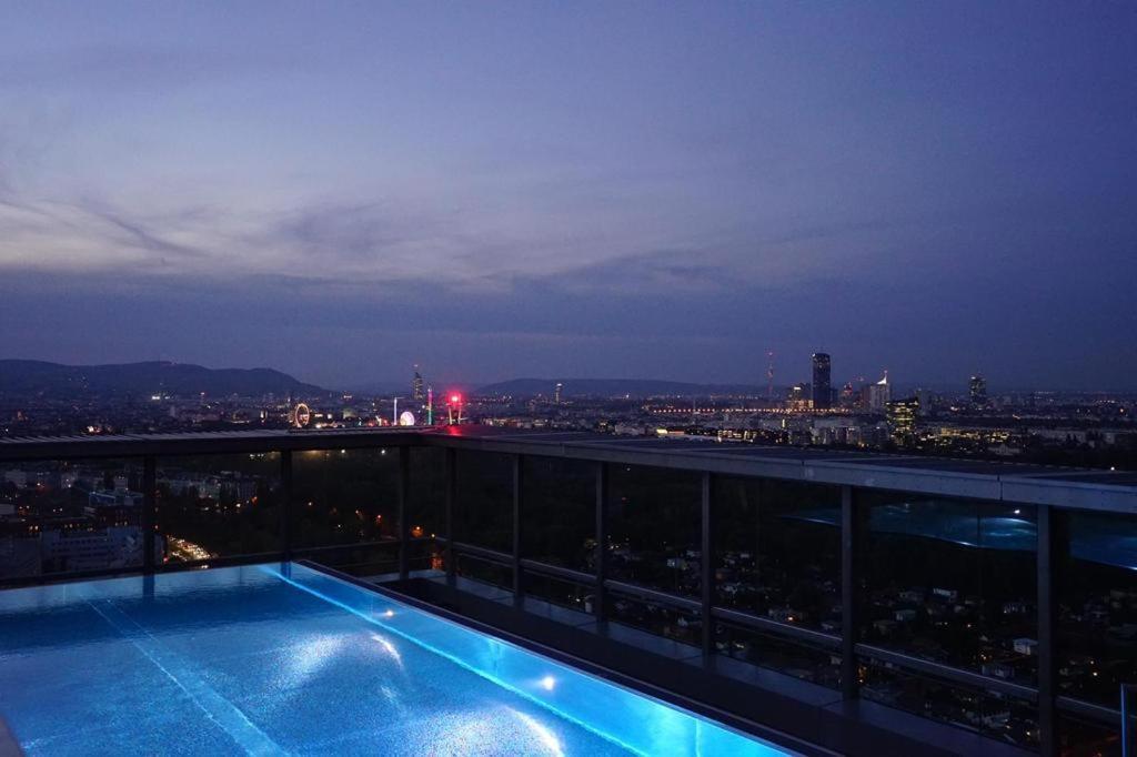 Exclusive 2-Bedroom Condo With Pool & Balcony Wien Exterior foto