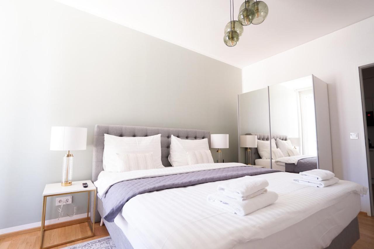 Exclusive 2-Bedroom Condo With Pool & Balcony Wien Exterior foto